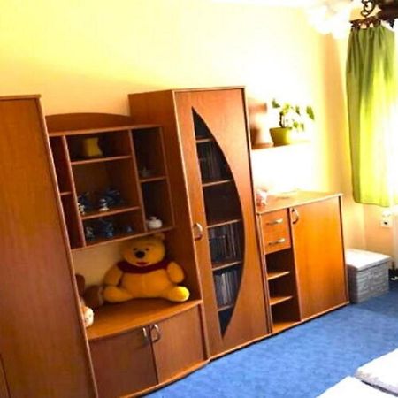 Sziszi Nyaralohaz Appartement Balatonszarszo Buitenkant foto
